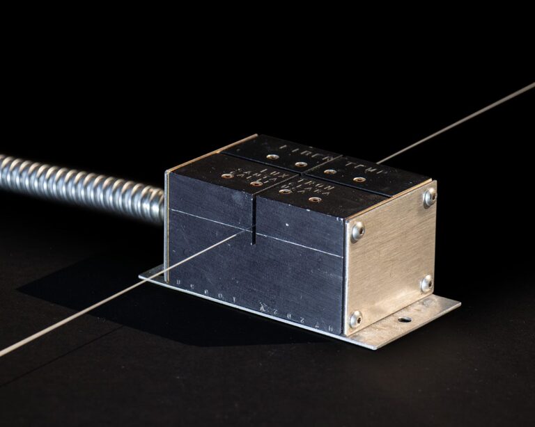 LUNE FIBERTEMP LWL: Optical Fiber Temperature Sensor for Ultra-Fine Yarns